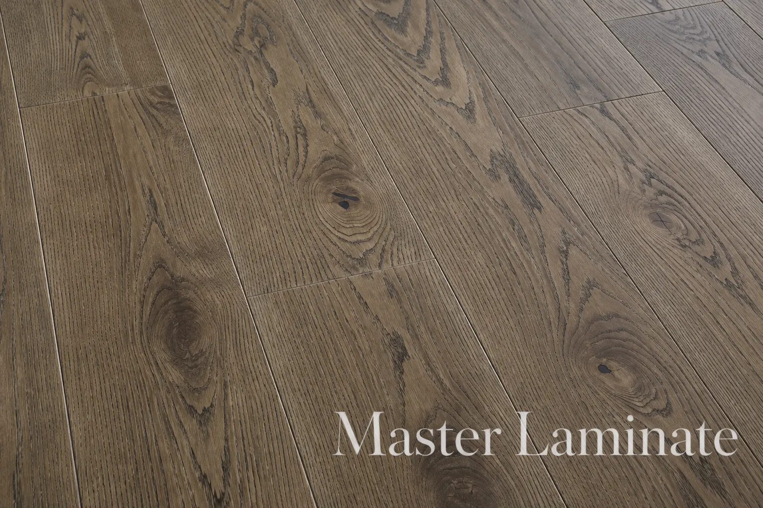 Паркетная доска Focus Floor Дуб 138 Санта-Ана Масло 1П (FF Oak Prestige 138 Santa-Ana Oiled 1S) Кантри, Легкий Браш, Коричневое Масло, Фаски 2V 1800x138x14